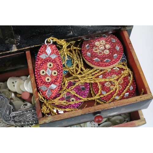 271 - A vintage Japanese lacquer ware jewellery box to include contents of vintage buttons and jewellery.