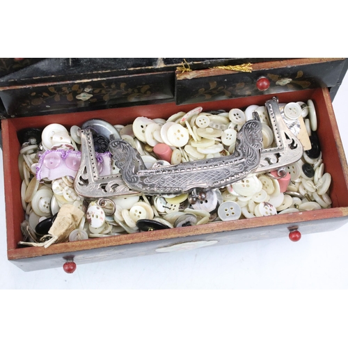 271 - A vintage Japanese lacquer ware jewellery box to include contents of vintage buttons and jewellery.