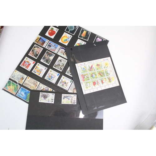 401 - Collection of assorted loose stamps dating from the 19th Century to the late 20th Century including ... 