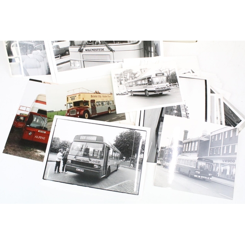 286 - A large collection of mainly black and white photographic images of coaches and buses.