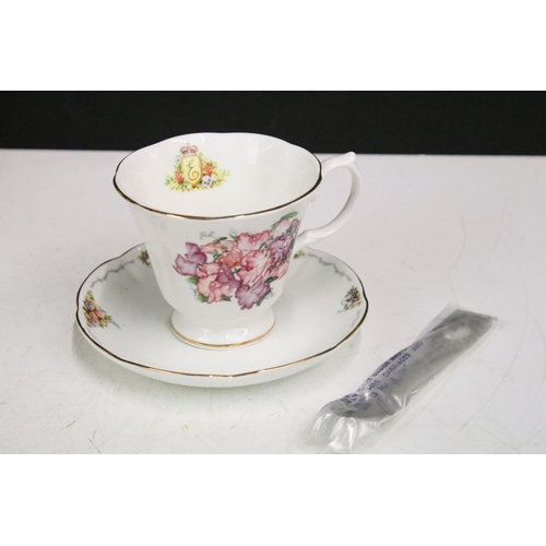 89 - Royal Stratford 'Tea with the Queen Mother' bone china tea cups, saucers and spoons, to include Eliz... 