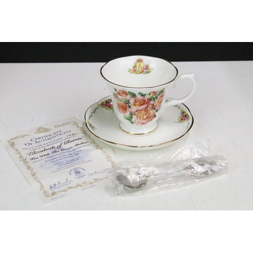 89 - Royal Stratford 'Tea with the Queen Mother' bone china tea cups, saucers and spoons, to include Eliz... 