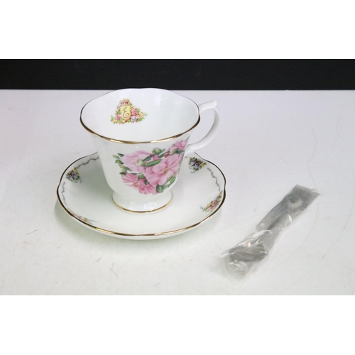 89 - Royal Stratford 'Tea with the Queen Mother' bone china tea cups, saucers and spoons, to include Eliz... 