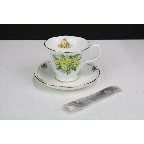 89 - Royal Stratford 'Tea with the Queen Mother' bone china tea cups, saucers and spoons, to include Eliz... 