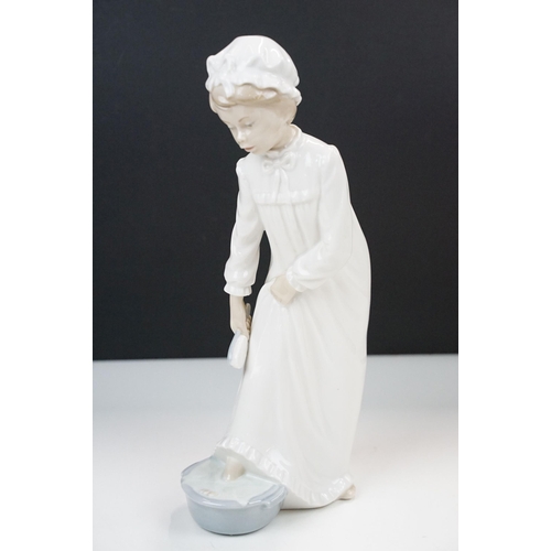 54 - Collection of ten Lladro Nao pieces to include children, geese and cherub examples and a Lladro coll... 