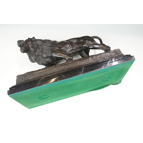 142 - Bronze angry roaring lion statue sculpture on plinth, H 26cm, W 37cm, D 16cm