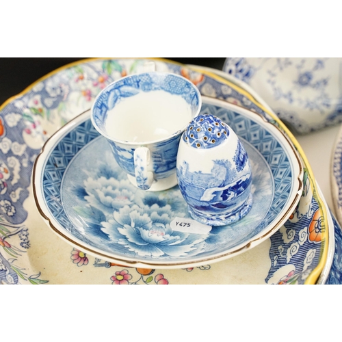 69 - Large varied assortment of Blue and white China pieces of many sizes to include Spode, Wedgwood, Spo... 