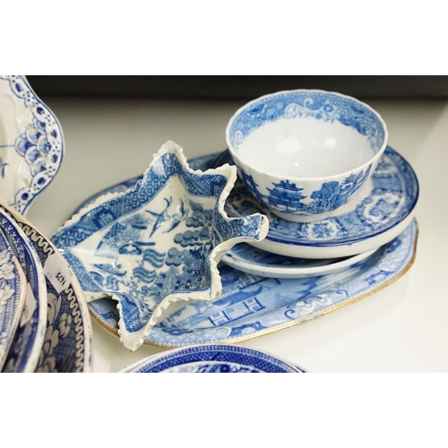 69 - Large varied assortment of Blue and white China pieces of many sizes to include Spode, Wedgwood, Spo... 