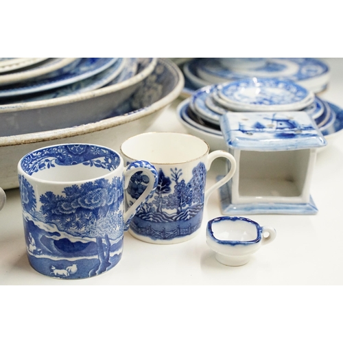 69 - Large varied assortment of Blue and white China pieces of many sizes to include Spode, Wedgwood, Spo... 