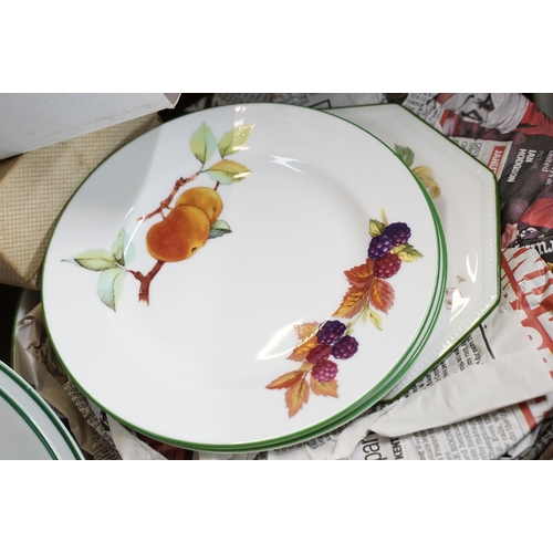 94 - Royal Worcester 'Evesham Vale' fruit design dinnerware set to include butter dish, five bowls, large... 