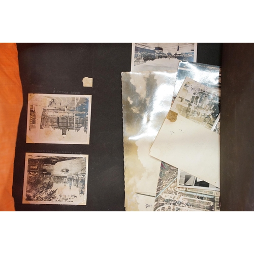 386 - Collection of assorted ephemera to include travel postcards dating from early to late 20th Century, ... 