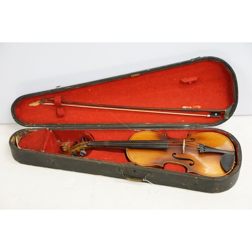 425 - Antique violin with two piece back, Antonius Stradivarius Cremonensis paper label to interior, with ... 