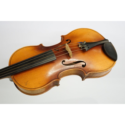 425 - Antique violin with two piece back, Antonius Stradivarius Cremonensis paper label to interior, with ... 