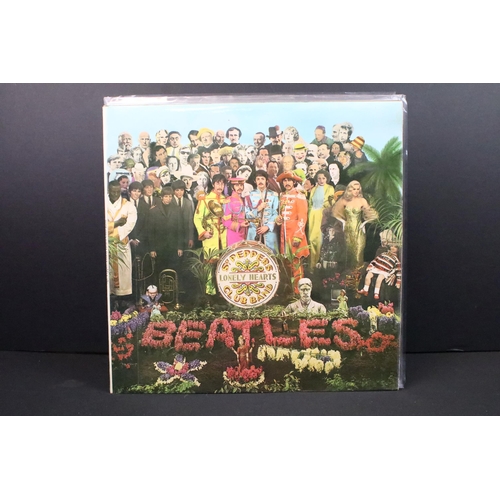 111 - Vinyl - The Beatles Sgt. Pepper's Lonely Hearts Club Band - 4 different pressings to include: UK 1st... 