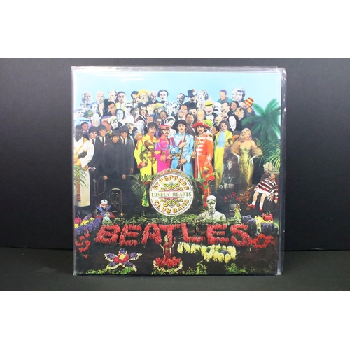 111 - Vinyl - The Beatles Sgt. Pepper's Lonely Hearts Club Band - 4 different pressings to include: UK 1st... 