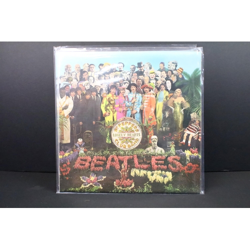 111 - Vinyl - The Beatles Sgt. Pepper's Lonely Hearts Club Band - 4 different pressings to include: UK 1st... 