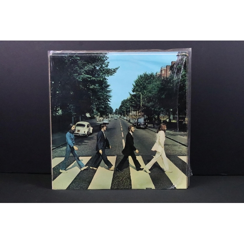 113 - Vinyl - The Beatles - Abbey Road - 4 different pressings to include: UK pressing PCS 7088 x 3 one VG... 