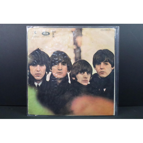 114 - Vinyl - 6 The Beatles albums on the yellow Parlophone labels to include: Sgt. Peppers (PCS 7027 with... 