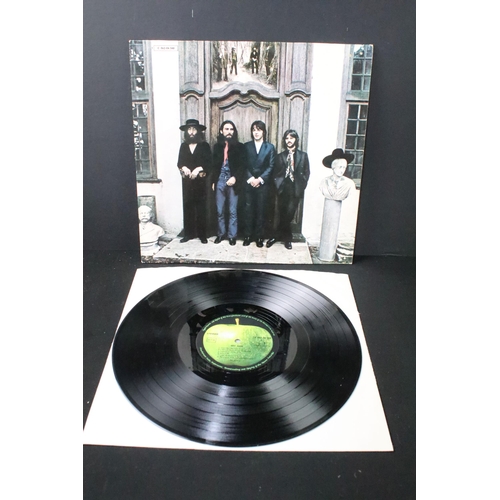 141 - Vinyl - 3 The Beatles foreign pressing albums to include: 19 Hits (YCY Record – YCY-2005, Malaysian)... 