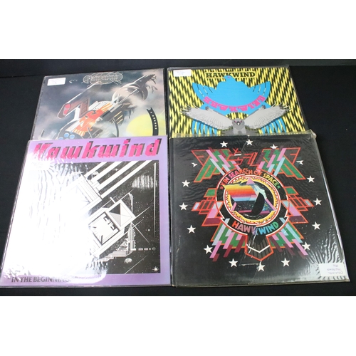 270 - Vinyl & Autographs - 16 Hawkwind LPs and 1 box set spanning their career including foreign pressings... 