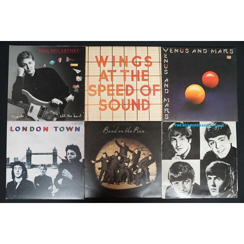 284 - Vinyl - 21 The Beatles and members albums one box set and one shaped picture disc to include: Revolv... 