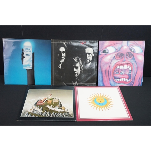 163 - Vinyl - 5 King Crimson LPs to include In The Court Of The Crimson King (pink rim), Red, USA, Lark's ... 