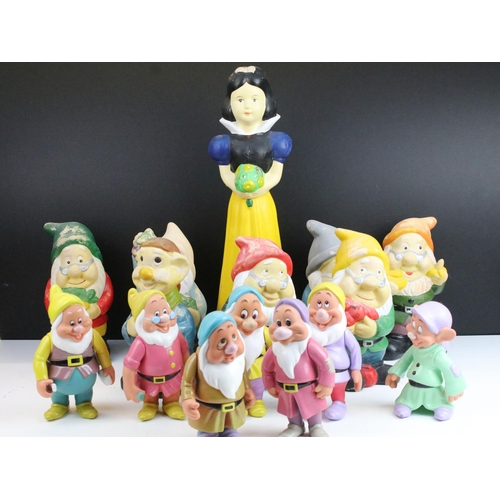 82 - Quantity of Snow White and the Seven Dwarves items to include include ceramic garden gnome ornament ... 