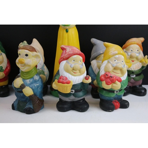 82 - Quantity of Snow White and the Seven Dwarves items to include include ceramic garden gnome ornament ... 