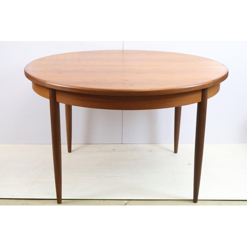 569 - G-Plan Fresco mid century extending dining table designed by Victor Wilkins, 72cm high x 122cm diame... 