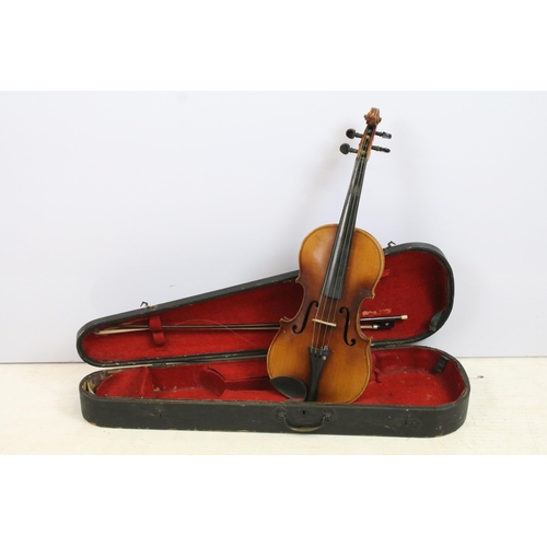 425 - Antique violin with two piece back, Antonius Stradivarius Cremonensis paper label to interior, with ... 