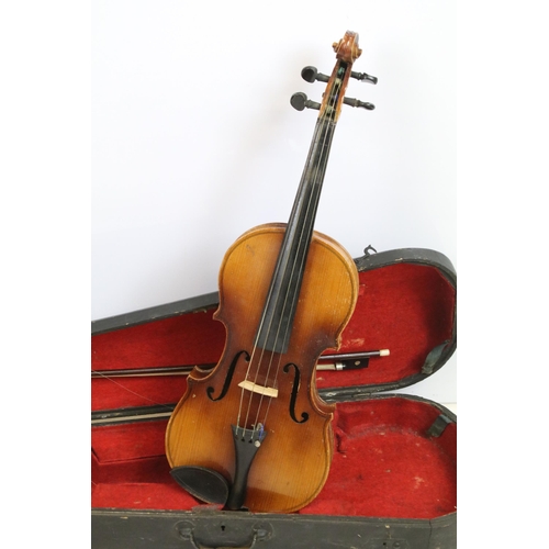 425 - Antique violin with two piece back, Antonius Stradivarius Cremonensis paper label to interior, with ... 