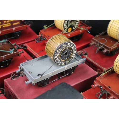 174 - 24 Boxed Hornby O gauge items of rolling stock to include 21 x Flat Truck and 3 x Low Sided Wagon, f... 