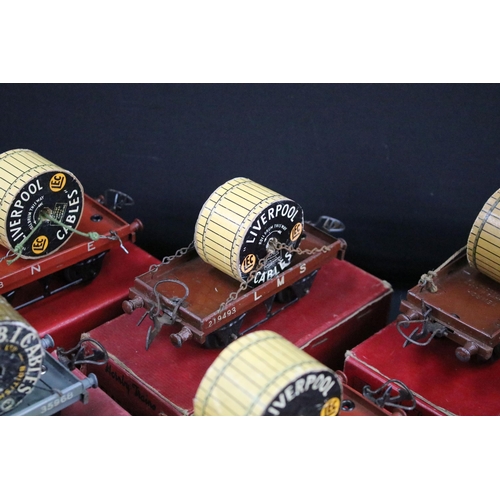 174 - 24 Boxed Hornby O gauge items of rolling stock to include 21 x Flat Truck and 3 x Low Sided Wagon, f... 