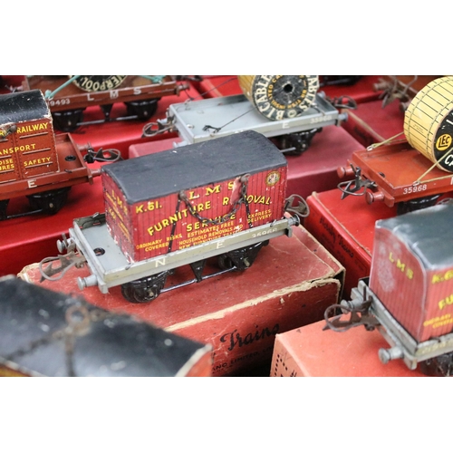 174 - 24 Boxed Hornby O gauge items of rolling stock to include 21 x Flat Truck and 3 x Low Sided Wagon, f... 