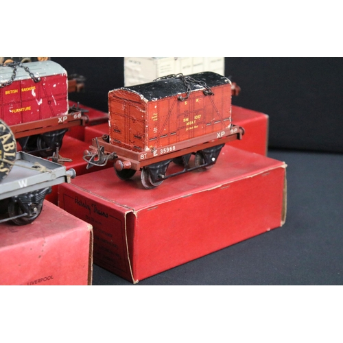 174 - 24 Boxed Hornby O gauge items of rolling stock to include 21 x Flat Truck and 3 x Low Sided Wagon, f... 