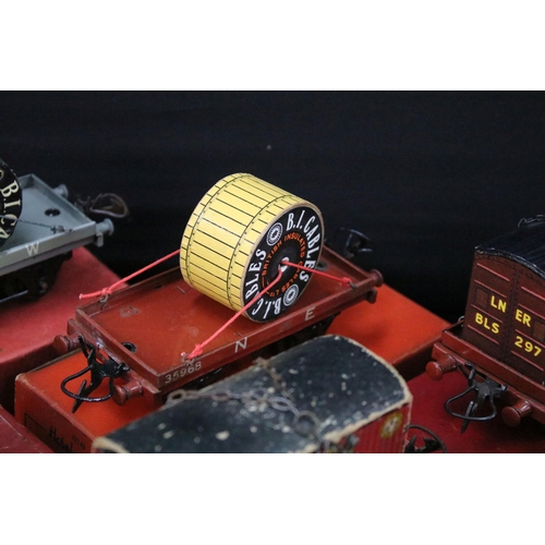 174 - 24 Boxed Hornby O gauge items of rolling stock to include 21 x Flat Truck and 3 x Low Sided Wagon, f... 