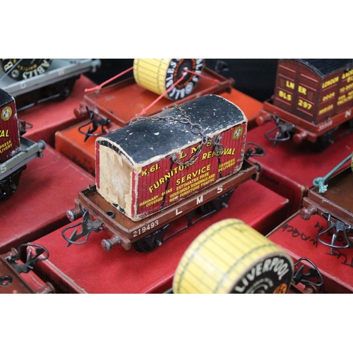 174 - 24 Boxed Hornby O gauge items of rolling stock to include 21 x Flat Truck and 3 x Low Sided Wagon, f... 