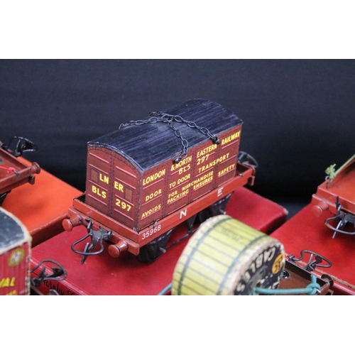 174 - 24 Boxed Hornby O gauge items of rolling stock to include 21 x Flat Truck and 3 x Low Sided Wagon, f... 