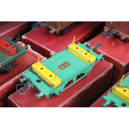 178 - 23 Boxed Hornby O gauge items of rolling stock to include 9 x No 1 Lumber Wagon, 5 x Brake Van, 7 x ... 
