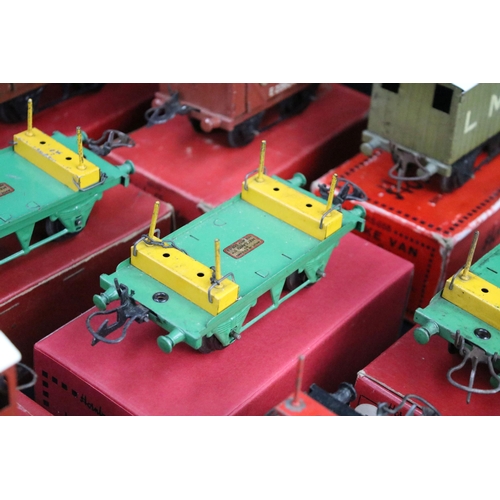 178 - 23 Boxed Hornby O gauge items of rolling stock to include 9 x No 1 Lumber Wagon, 5 x Brake Van, 7 x ... 