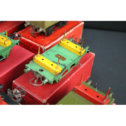178 - 23 Boxed Hornby O gauge items of rolling stock to include 9 x No 1 Lumber Wagon, 5 x Brake Van, 7 x ... 
