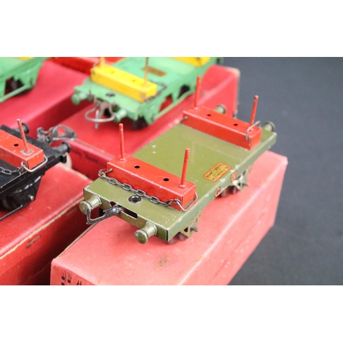 178 - 23 Boxed Hornby O gauge items of rolling stock to include 9 x No 1 Lumber Wagon, 5 x Brake Van, 7 x ... 