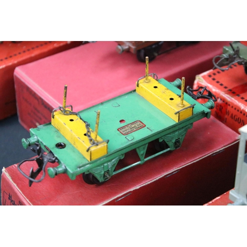 178 - 23 Boxed Hornby O gauge items of rolling stock to include 9 x No 1 Lumber Wagon, 5 x Brake Van, 7 x ... 