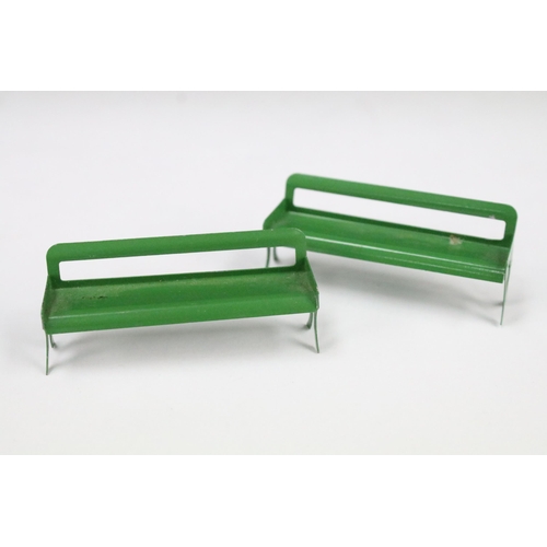184 - Two boxed Hornby O gauge railway accessories sets to include A827 Bo 3 and A825 Miniature Luggage an... 