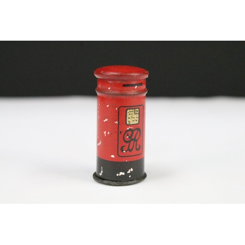 184 - Two boxed Hornby O gauge railway accessories sets to include A827 Bo 3 and A825 Miniature Luggage an... 