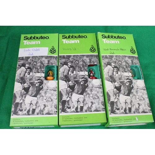 430 - Subbuteo - Collection of HW Subbuteo to include 14 x boxed teams featuring The Arsenal, The Arsenal ... 