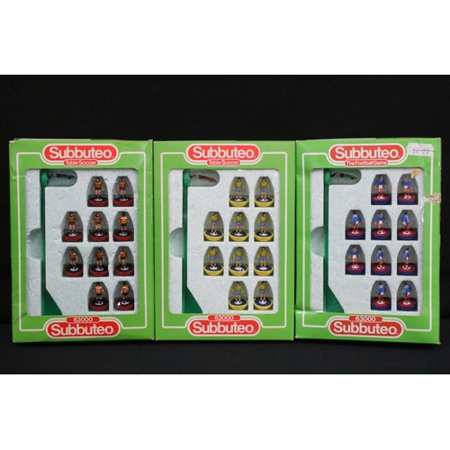 432 - Subbuteo - Three boxed LW team to include 529 Dundee, 550 Fort Lauderdale (one player missing an arm... 