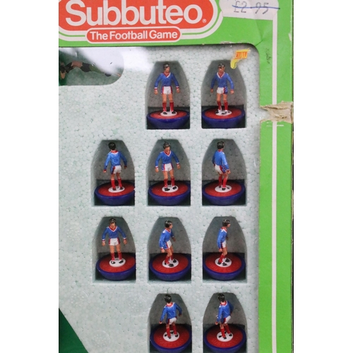 432 - Subbuteo - Three boxed LW team to include 529 Dundee, 550 Fort Lauderdale (one player missing an arm... 