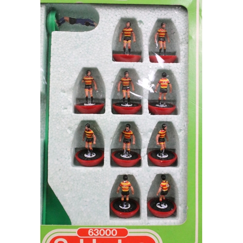 432 - Subbuteo - Three boxed LW team to include 529 Dundee, 550 Fort Lauderdale (one player missing an arm... 