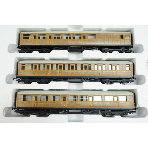 51 - Boxed Hornby OO gauge R1167 The Flying Scotsman train set, complete, sticker removal to box